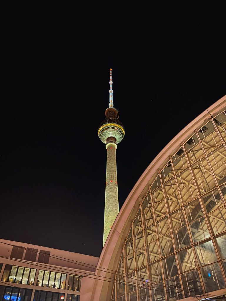 Berlin in Dark Geometry
